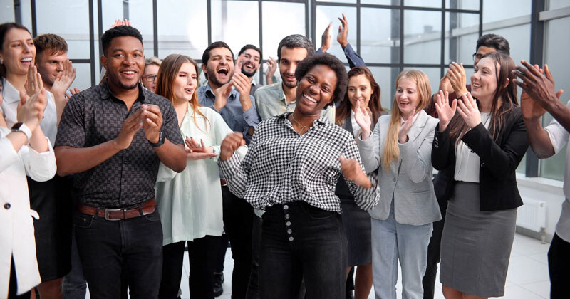 business-people-clapping-their-hands-after-seminar