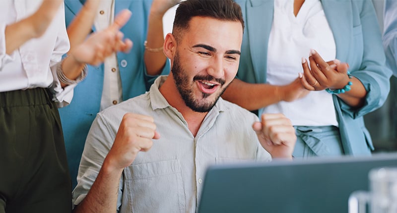 clapping-laptop-winning-people-office-success-congratulations-celebration-company-target-sales-winner-wow-applause-worker-employees-man-promotion-news-opportunity