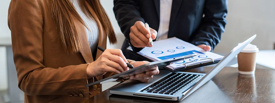 fund-managers-team-consultation-with-tablet-smart-phone-laptop-discuss-about-analysis-investment-stock-market-by-tablet